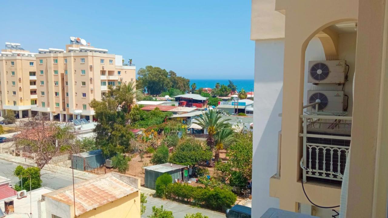 Luxury Private Rooms -Sea View, Netflix, Gym- 5 Min From Beach! - Private Room In Shared Apartment Larnaca Exteriér fotografie